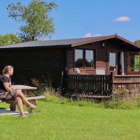 Country Bumpkin - Romantic Couples Stay In Oakhill Cabin Экстерьер фото